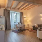 Luxury In Cardinal Ciceri By Rent アパート San Fermo della Battaglia