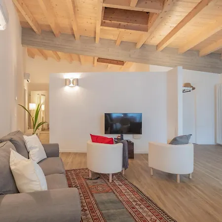 Luxury In Cardinal Ciceri By Rent Apartment San Fermo della Battaglia