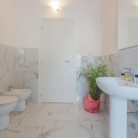 Luxury In Cardinal Ciceri By Rent San Fermo della Battaglia